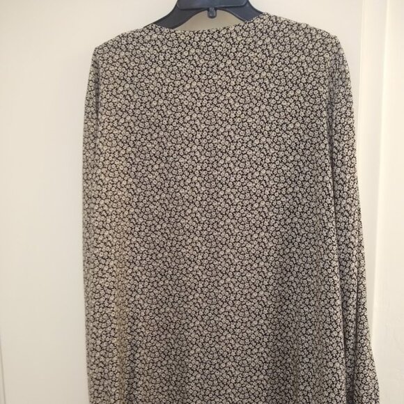 In Group II 2X mini dress/tunic top black w-ivory floral print - Picture 2 of 13